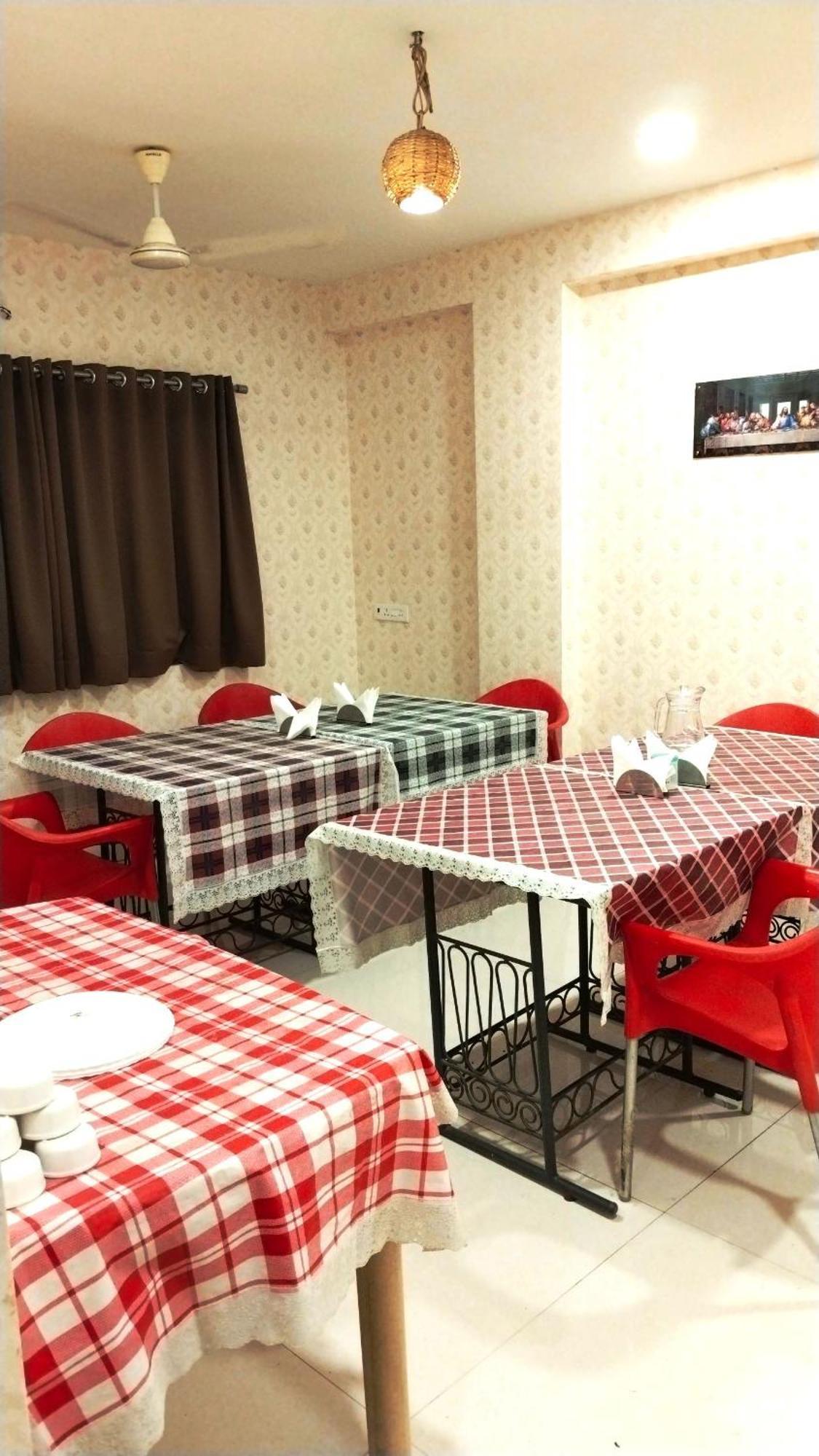 Restr Inn Nagpur Exteriör bild