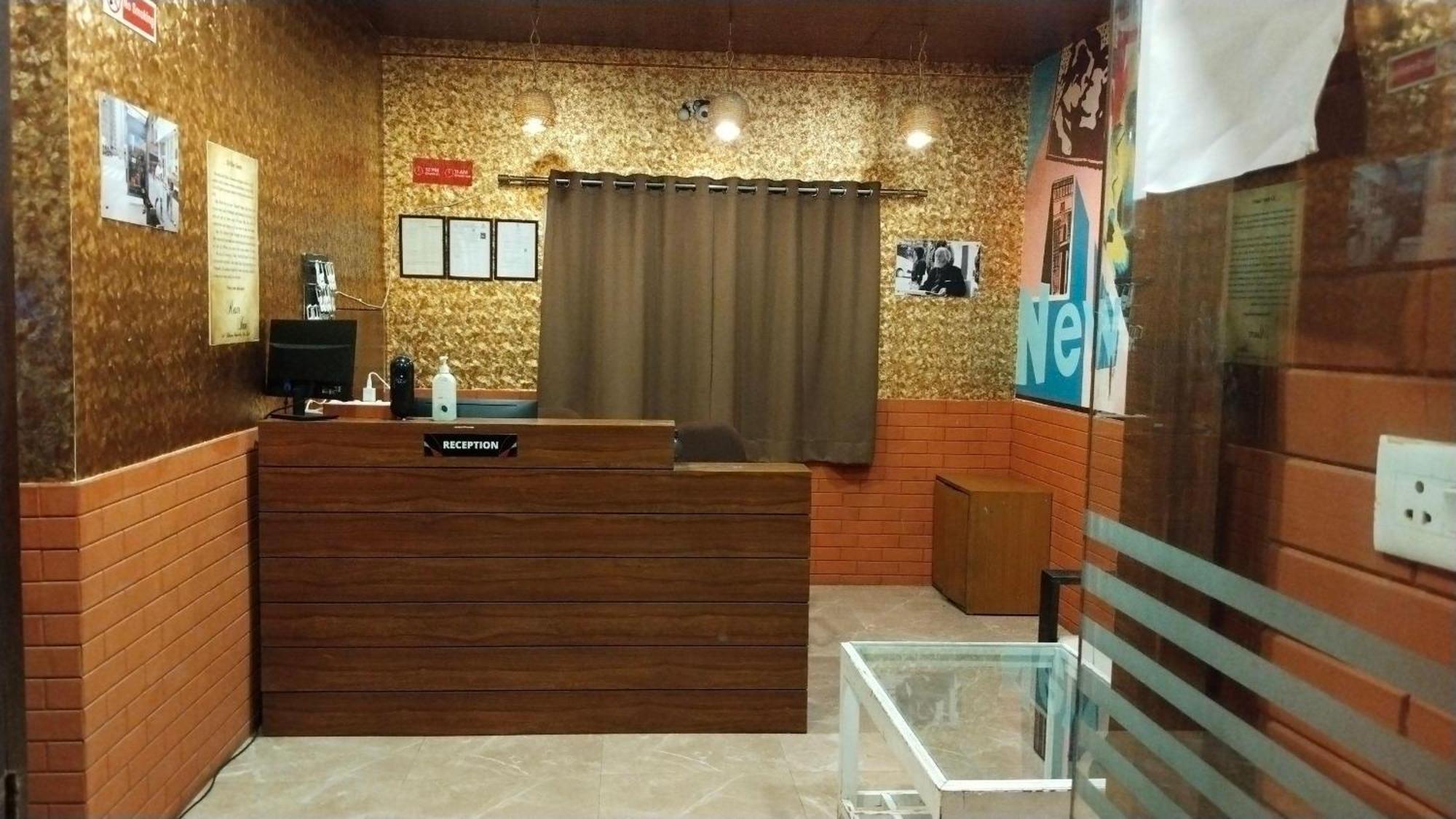 Restr Inn Nagpur Exteriör bild